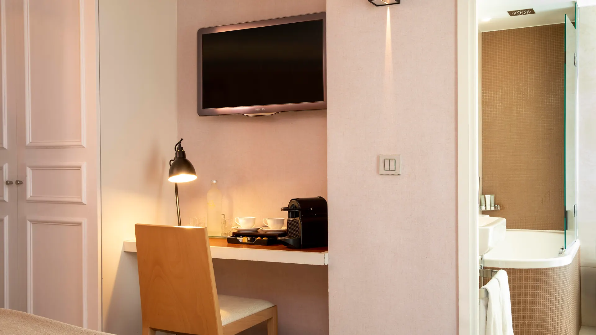 Le Pradey Hotel